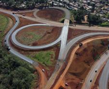 Pavimentação viaduto da Ponte Tancredo Neves