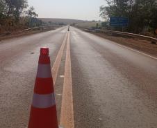 Serviços de conservação na ponte sobre o Rio Ivaí na PR-457