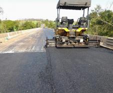 Serviços em andamento na ponte sobre o Rio Chopim