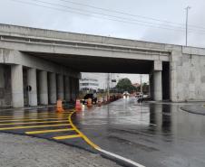 Novo viaduto de São José dos Pinhais, com passagem inferior liberada