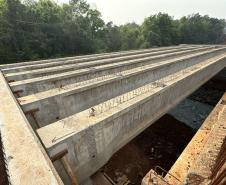 BR-469 lançamento de vigas da nova ponte sobre o Rio Tamanduá