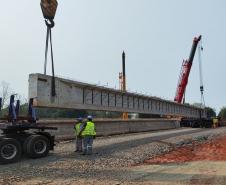 BR-469 lançamento de vigas da nova ponte sobre o Rio Tamanduá