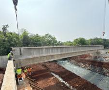 BR-469 lançamento de vigas da nova ponte sobre o Rio Tamanduá