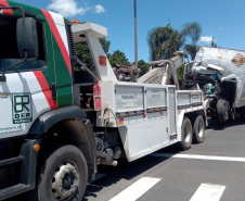 Veículos de operação de tráfego rodoviário do DER/PR