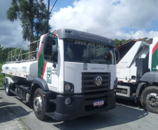 Veículos de operação de tráfego rodoviário do DER/PR