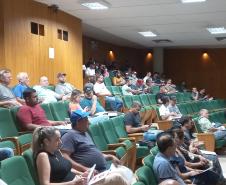 Leilão de sucatas do DER/PR