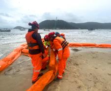Treinamento para emergências ambientais marítimas na Ponte de Guaratuba