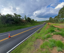 Rodovia estadual recebendo últimos serviços de conservação