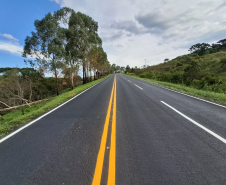 Rodovia estadual recebendo últimos serviços de conservação