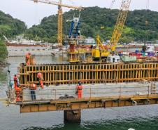 Obras da ponte de Guaratuba em outubro de 2024