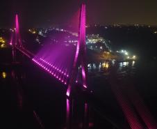 Ponte da Integração com iluminação especial para o Outubro Rosa