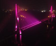 Ponte da Integração com iluminação especial para o Outubro Rosa