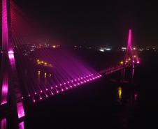 Ponte da Integração com iluminação especial para o Outubro Rosa