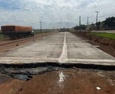 PR-180 em Quarto Centenário, início do novo pavimento de concreto