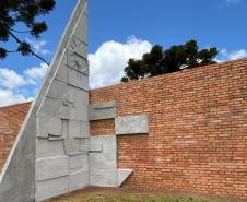 Monumento restaurado de Poty Lazzarotto na PRC-280 em Palmas