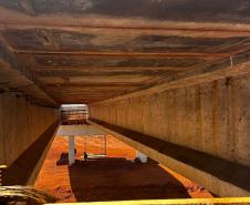 BR-277 Novo viaduto recebendo pré-lajes de concreto