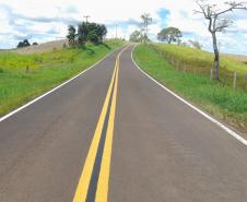 PR-364 entre Palmital e Laranjal com nova sinalização horizontal