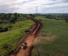 Obra de pavimentação da estrada entre Ramilândia e Santa Helena
