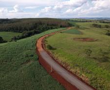 Obra de pavimentação da estrada entre Ramilândia e Santa Helena
