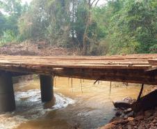 Ponte provisória sobre o Rio Jarcatiá