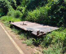PR-317 retirada de balsa naufragada junto a ponte sobre o Rio Ivaí