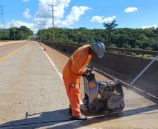 PR-182 serviços na ponte sobre o Rio Paranapanema