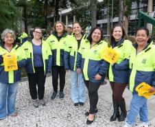 Bliz Educativo do Maio Amarelo em frente ao prédio do DER/PR