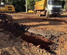 Serviços no entroncamento da Rua Indianópolis com a BR-469