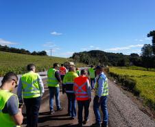 Comitiva DNIT e Goinfra em visita técnica à obra de restauração em concreto na PRC-280