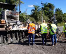 Comitiva DNIT e Goinfra em visita técnica à obra de restauração em concreto na PRC-280
