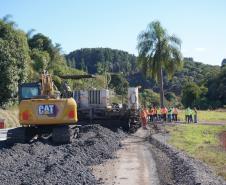 Comitiva DNIT e Goinfra em visita técnica à obra de restauração em concreto na PRC-280