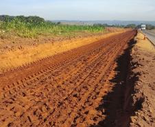 Terraplenagem na obra de restauração em concreto da PR-151 entre Ponta Grossa e Palmeira