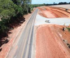 Terraplenagem na obra de restauração em concreto da PR-151 entre Ponta Grossa e Palmeira