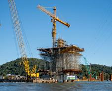 Ponte de Guaratuba chega a 60%