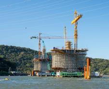 Ponte de Guaratuba chega a 60%