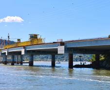 Ponte de Guaratuba chega a 70%