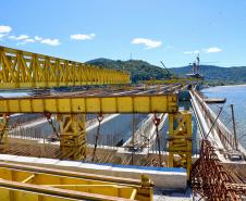 Ponte de Guaratuba chega a 70%