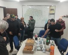 Escritório Regional Centro Oeste, em Guarapuava, homenageou o servidor Vanderley Mendes de Oliveira, que cumpre seu último dia de expediente nesta sexta-feira (08).