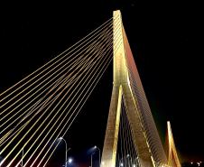 Ponte da Integração Brasil - Paraguai iluminada no Setembro Amarelo