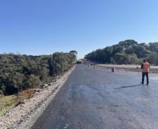 PRC-466 entre Palmeirinha e Guarapuava - pavimentação em concreto