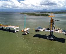 Obras da ponte de Guaratuba e acessos