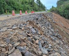 PR-170 em Bituruna serviços de retaludamento