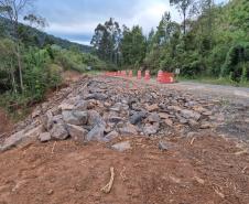 PR-170 em Bituruna serviços de retaludamento