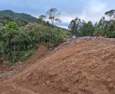 PR-170 em Bituruna serviços de retaludamento