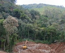 PR-170 em Bituruna serviços de retaludamento