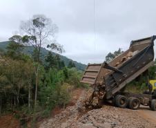 PR-170 em Bituruna serviços de retaludamento