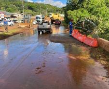 PR-364 recuperação de acesso ponte Rio Juquiá em Goioxim