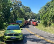 PR-182 em Salgado Filho retirada de caminhão