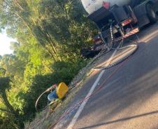 PR-182 em Salgado Filho retirada de caminhão