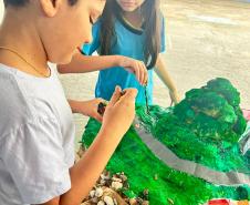 Alunos de escolha municipal montam maquete da ponte de Guaratuba